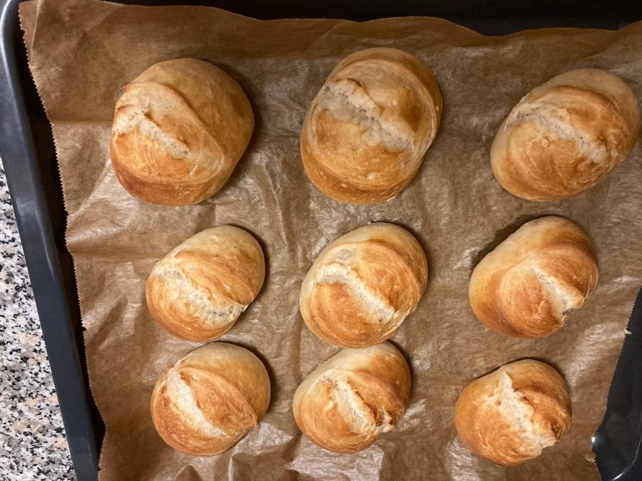 broetchen-backblech.jpg broetchen-backblech.jpg