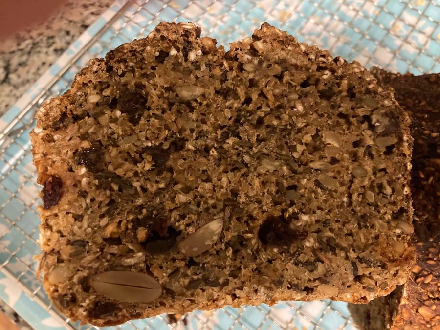schwarzbrot-gladen-anschnitt.jpg schwarzbrot-gladen-anschnitt.jpg