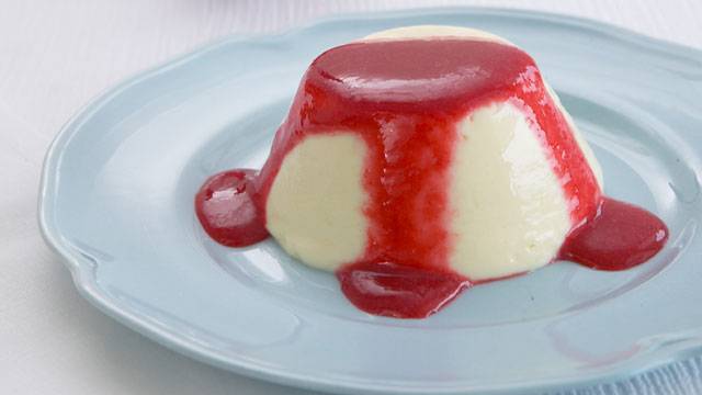 white-chocolate-pannacotta-with-raspberry-coulis.jpg white-chocolate-pannacotta-with-raspberry-coulis.jpg