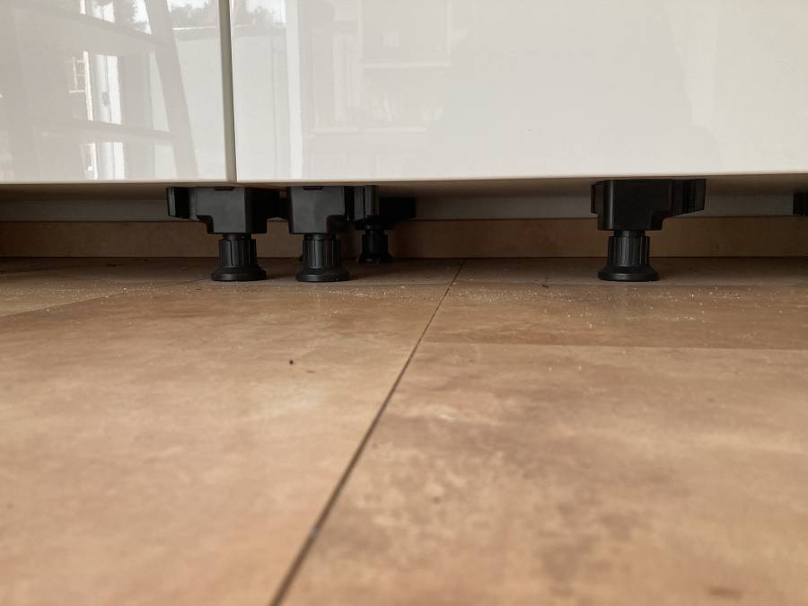 sideboard-abschlussleiste.jpg sideboard-abschlussleiste.jpg