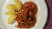 ... mit Kartoffeln und Paprika